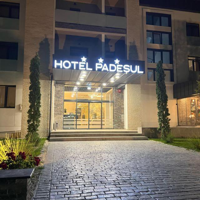 Hotel Padesul Făget Eksteriør bilde